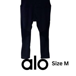 GUC ALO Yoga Black Coast Cropped Leggings 21.5” Inseam Size M